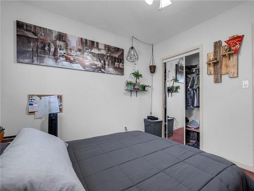 147 First Road W, Stoney Creek, ON - Indoor Photo Showing Bedroom