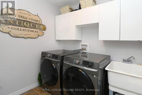 6550 Raleigh Boulevard, London, ON - Indoor Photo Showing Laundry Room