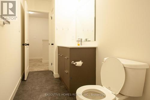 104 - 1781 Henrica Avenue N, London, ON - Indoor Photo Showing Bathroom