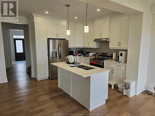 118 Lane, Essex, ON - Indoor Photo Showing Kitchen With Double Sink With Upgraded Kitchen