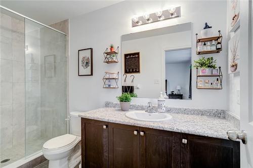 95 Woodedge Circle, Kitchener, ON - Indoor Photo Showing Bathroom