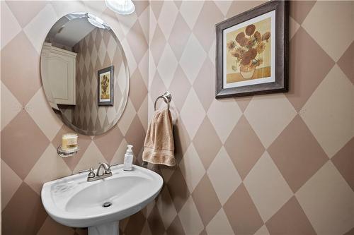 251 Foxridge Drive, Ancaster, ON - Indoor Photo Showing Bathroom