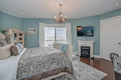 2136 Old Lakeshore Road|Unit #10, Burlington, ON - Indoor Photo Showing Bedroom