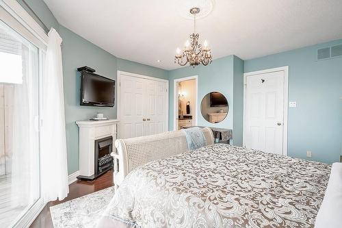 2136 Old Lakeshore Road|Unit #10, Burlington, ON - Indoor Photo Showing Bedroom