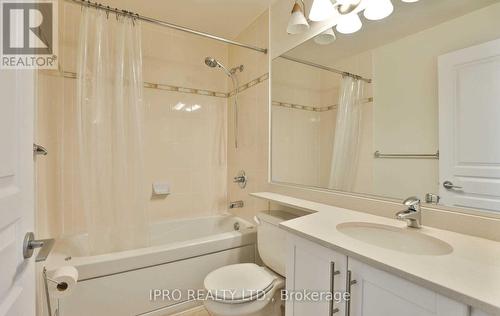 2608 - 3515 Kariya Drive, Mississauga, ON - Indoor Photo Showing Bathroom