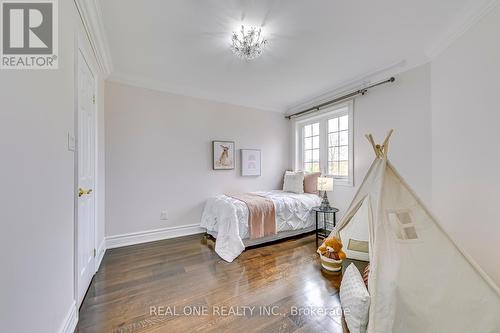 489 Winfield Terrace, Mississauga, ON - Indoor Photo Showing Bedroom