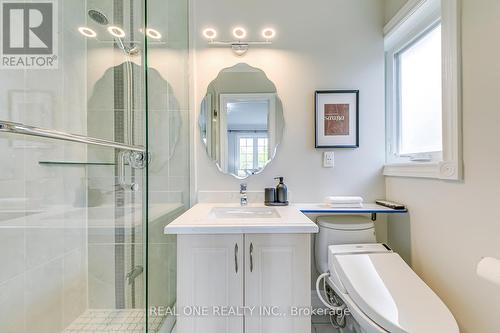 489 Winfield Terrace, Mississauga, ON - Indoor Photo Showing Bathroom