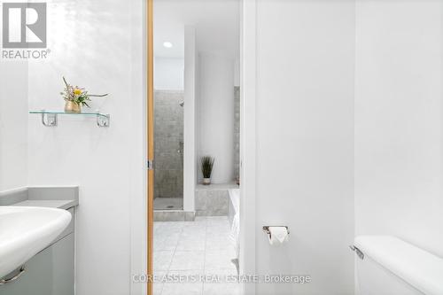 739 - 155 Dalhousie Street, Toronto, ON - Indoor Photo Showing Bathroom