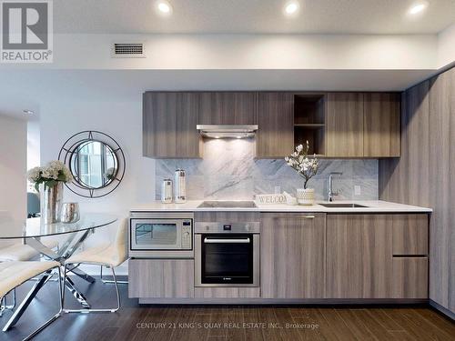 1002 - 17 Bathurst Street, Toronto, ON - Indoor Photo Showing Kitchen With Upgraded Kitchen