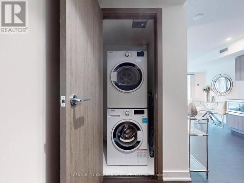 1002 - 17 Bathurst Street, Toronto, ON - Indoor Photo Showing Laundry Room