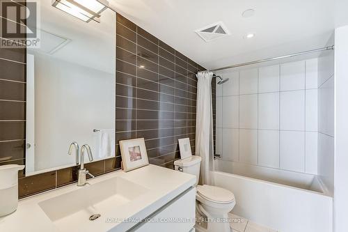 #3208 -85 Queens Wharf Rd, Toronto, ON - Indoor Photo Showing Bathroom
