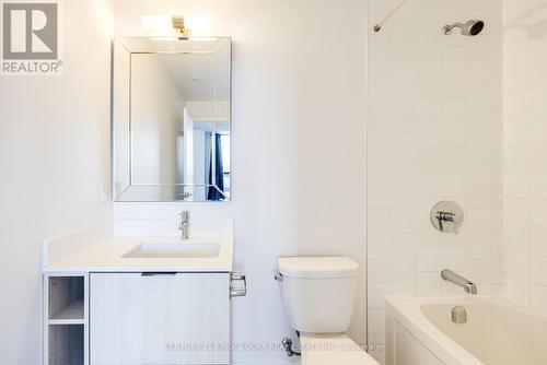 523 - 52 Forest Manor Road, Toronto, ON - Indoor Photo Showing Bathroom