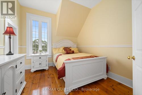 8 Bridge Street, Prince Edward County, ON - Indoor Photo Showing Bedroom