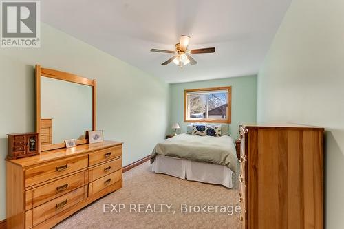 229 Lake Drive N, Georgina, ON - Indoor Photo Showing Bedroom