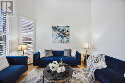 104 Sharpe Crescent, New Tecumseth, ON - Indoor Photo Showing Living Room