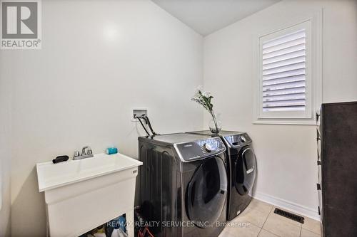 104 Sharpe Crescent, New Tecumseth, ON - Indoor Photo Showing Laundry Room