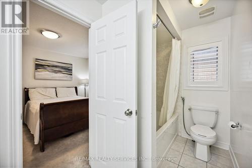 104 Sharpe Crescent, New Tecumseth, ON - Indoor Photo Showing Bathroom