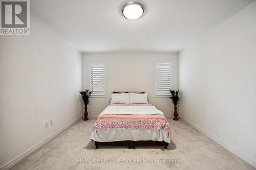 104 Sharpe Crescent, New Tecumseth, ON - Indoor Photo Showing Bedroom