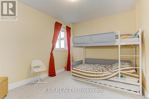 87 Thornlodge Drive, Georgina, ON - Indoor Photo Showing Bedroom