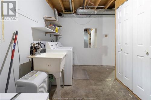 817 Bernard St, Dieppe, NB - Indoor Photo Showing Laundry Room