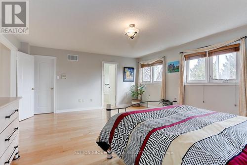 40 Red Rock Drive, Richmond Hill, ON - Indoor Photo Showing Bedroom