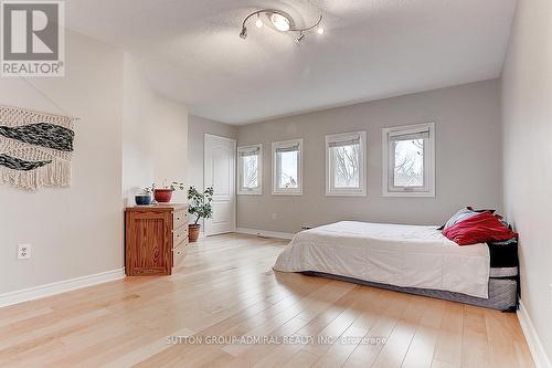 40 Red Rock Drive, Richmond Hill, ON - Indoor Photo Showing Bedroom