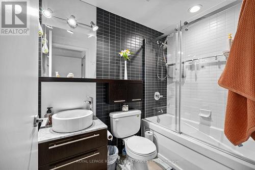 604 - 25 Carlton Street, Toronto, ON - Indoor Photo Showing Bathroom