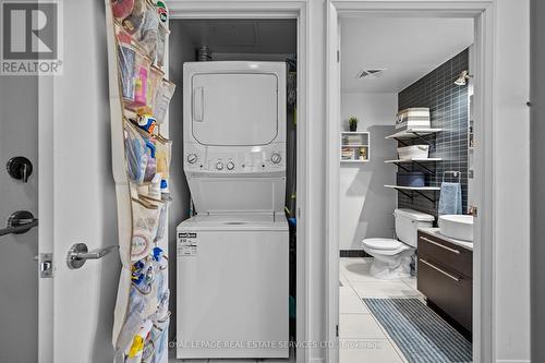 604 - 25 Carlton Street, Toronto, ON - Indoor Photo Showing Laundry Room