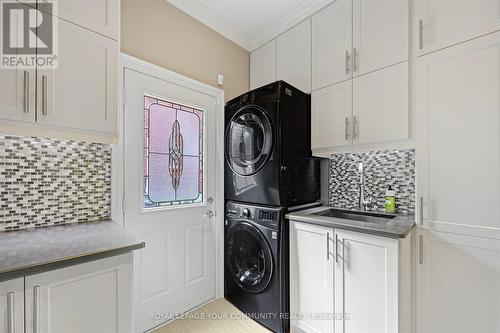 80 Spence Dr, Aurora, ON - Indoor Photo Showing Laundry Room
