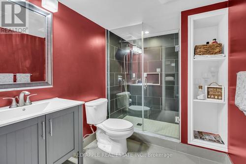 822 Miller Park Avenue, Bradford West Gwillimbury, ON - Indoor Photo Showing Bathroom