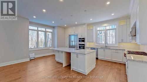 11 Warbler Way, Oro-Medonte, ON - Indoor Photo Showing Kitchen With Upgraded Kitchen