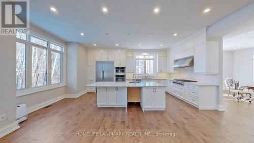 11 Warbler Way, Oro-Medonte, ON - Indoor Photo Showing Kitchen With Upgraded Kitchen