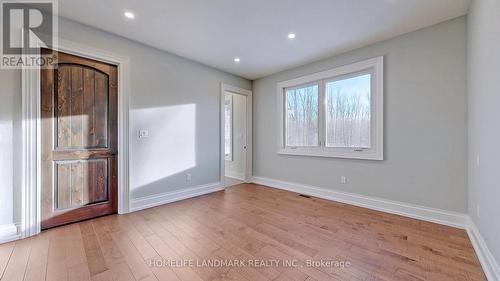 11 Warbler Way, Oro-Medonte, ON - Indoor Photo Showing Other Room