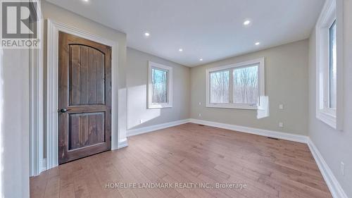 11 Warbler Way, Oro-Medonte, ON - Indoor Photo Showing Other Room