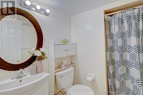 8 Dewridge Court, Brampton, ON - Indoor Photo Showing Bathroom