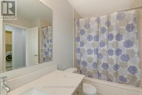 Upper - 1327 Weir Chase, Mississauga, ON - Indoor Photo Showing Bathroom