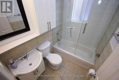 112 Stephen Drive, Toronto (Stonegate-Queensway), ON - Indoor Photo Showing Bathroom