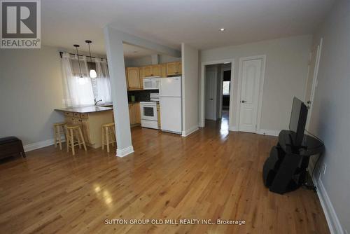 112 Stephen Drive, Toronto (Stonegate-Queensway), ON - Indoor Photo Showing Kitchen