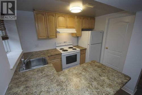 112 Stephen Drive, Toronto, ON - Indoor Photo Showing Kitchen