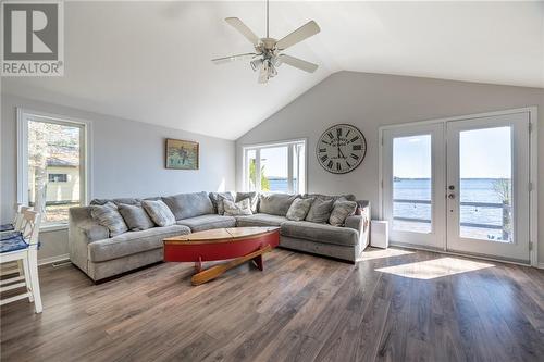 484 Macgregor Bay Trail, Petawawa, ON - Indoor Photo Showing Living Room
