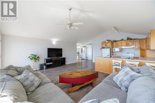 484 Macgregor Bay Trail, Petawawa, ON - Indoor Photo Showing Living Room