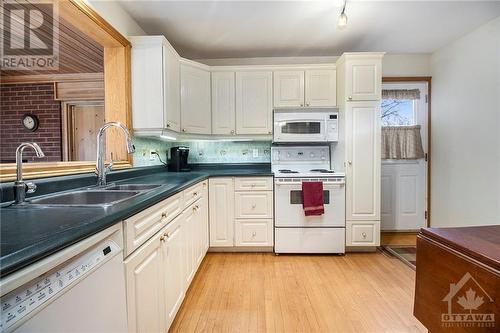 78 Albert Street, Chesterville, ON - Indoor Photo Showing Kitchen With Double Sink
