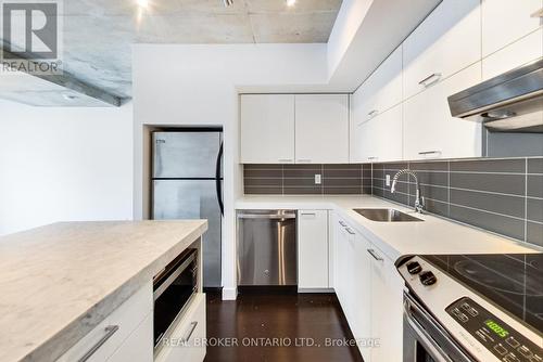 120 - 55 Stewart Street, Toronto, ON - Indoor Photo Showing Kitchen