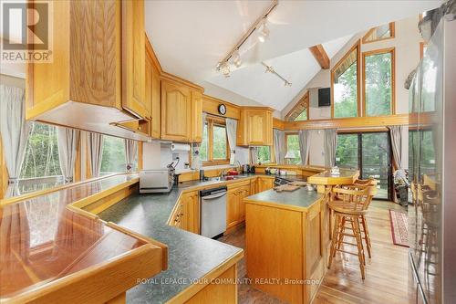 1608 Tusk Tr, Dysart Et Al, ON - Indoor Photo Showing Kitchen