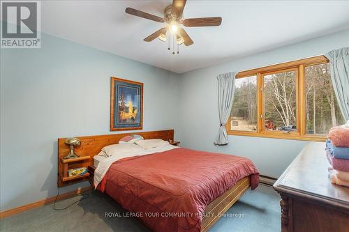 1608 Tusk Tr, Dysart Et Al, ON - Indoor Photo Showing Bedroom