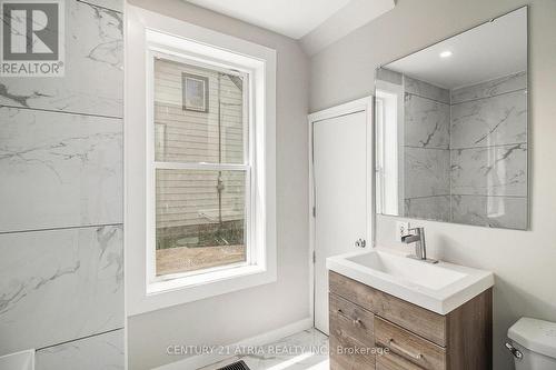 34 Craig Street, Arnprior, ON - Indoor Photo Showing Bathroom
