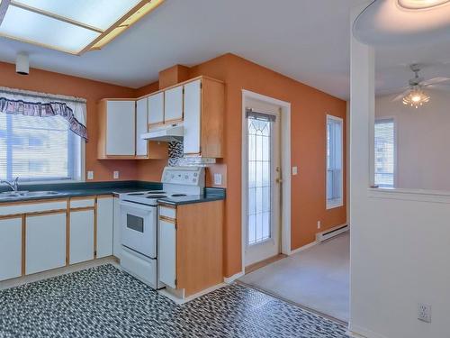 106-680 Doyle Avenue, Kelowna, BC - Indoor Photo Showing Kitchen