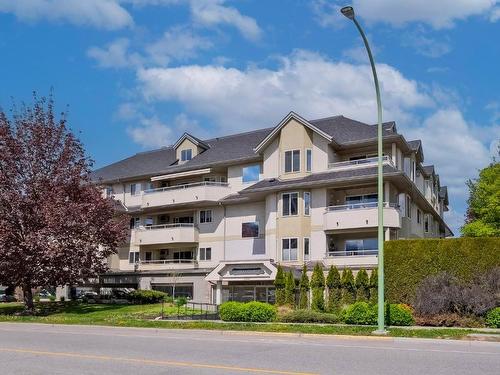 106-680 Doyle Avenue, Kelowna, BC - Outdoor With Balcony With Facade