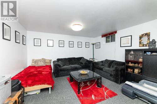 140 Vodden Street E, Brampton, ON - Indoor Photo Showing Living Room