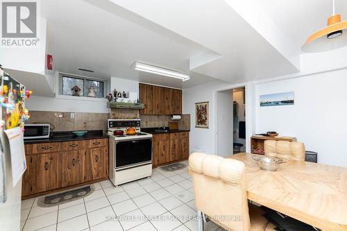 140 Vodden Street E, Brampton, ON - Indoor Photo Showing Kitchen